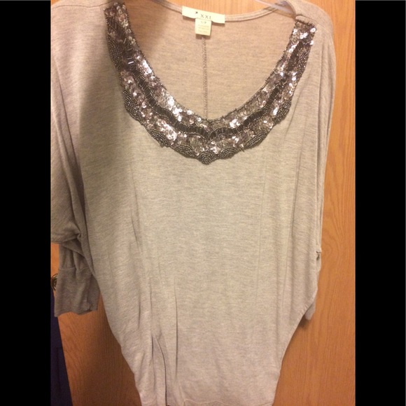 Beaded top - Picture 1 of 2